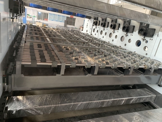 Machine à découper à la vitesse élevée pour la fabrication de boîtes de carton ondulé à quatre couleurs