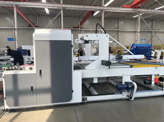 La machine de carton ondulé à cartouche de colle est compacte