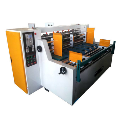 Machine à découper et à marquer des cartons ondulés en carton
