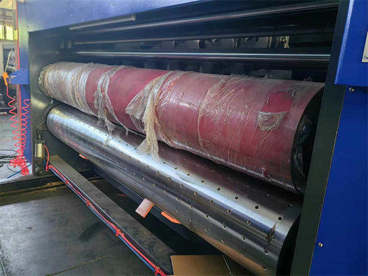 Machine flexographique automatique à grande vitesse avec découpe et rainage